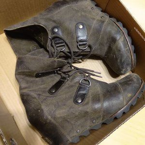 Joan of Arc Sorel Wedge Boots + 8